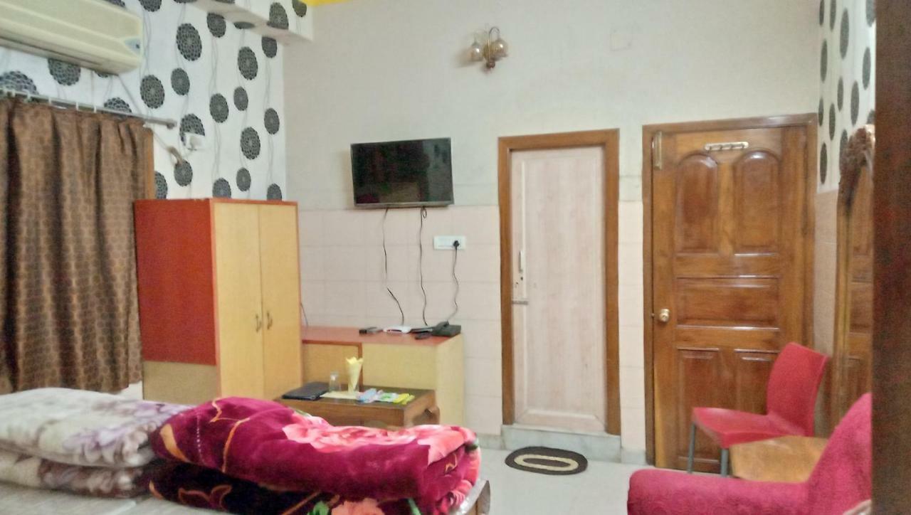 Hotel Surja Laxmi Raiganj Dış mekan fotoğraf